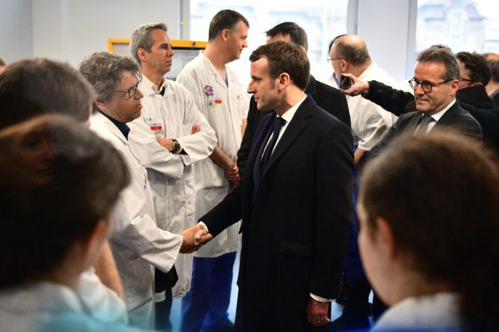 Macron: Berapa Lama Coronavirus Akan Bertahan